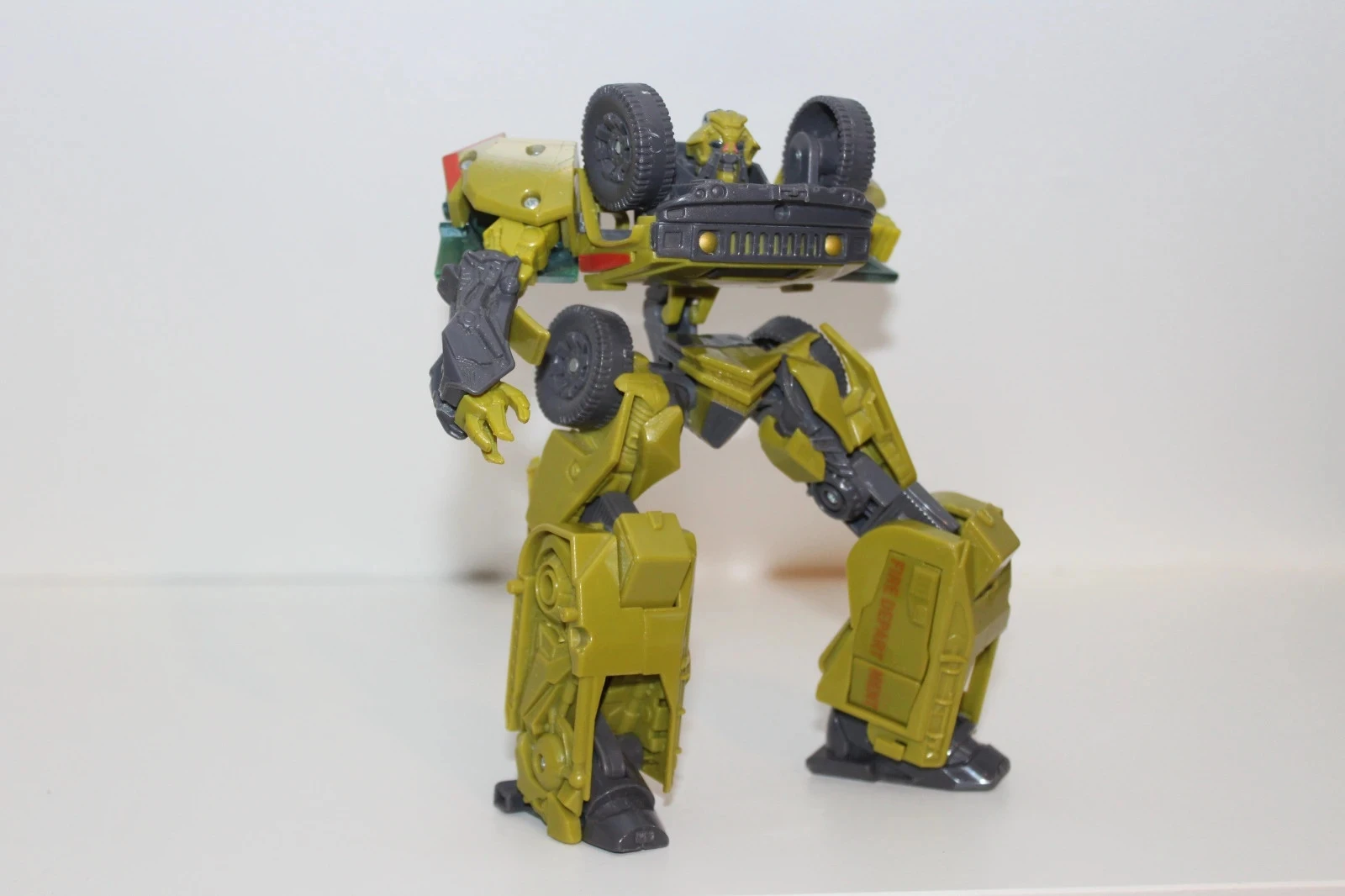 Figurine Deluxe Desert Tracker Ratchet - Transformers